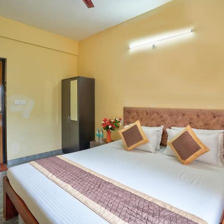 Golden Studio Apartment Goa Calangute Bagian luar foto
